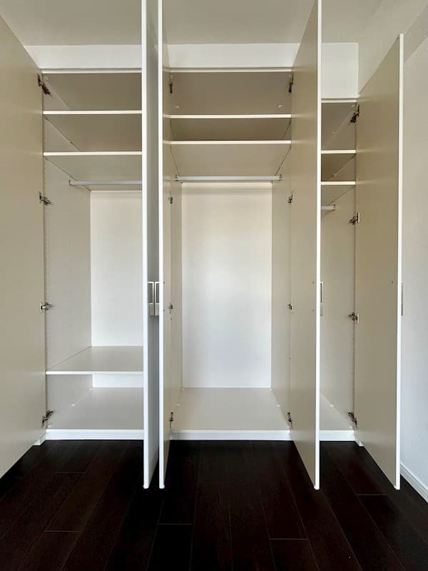 Room image 12