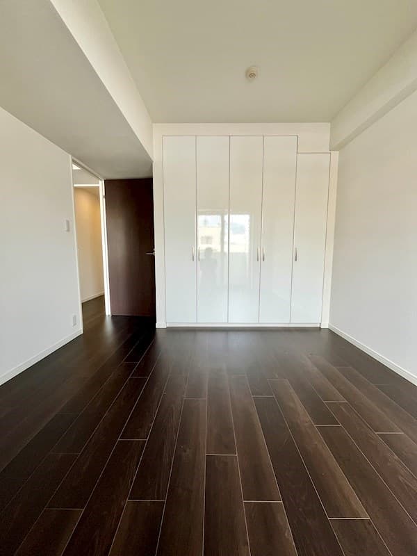 Room image 15