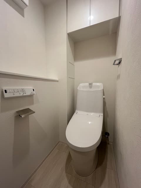 Room image 8