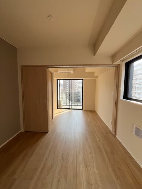 Room image 15