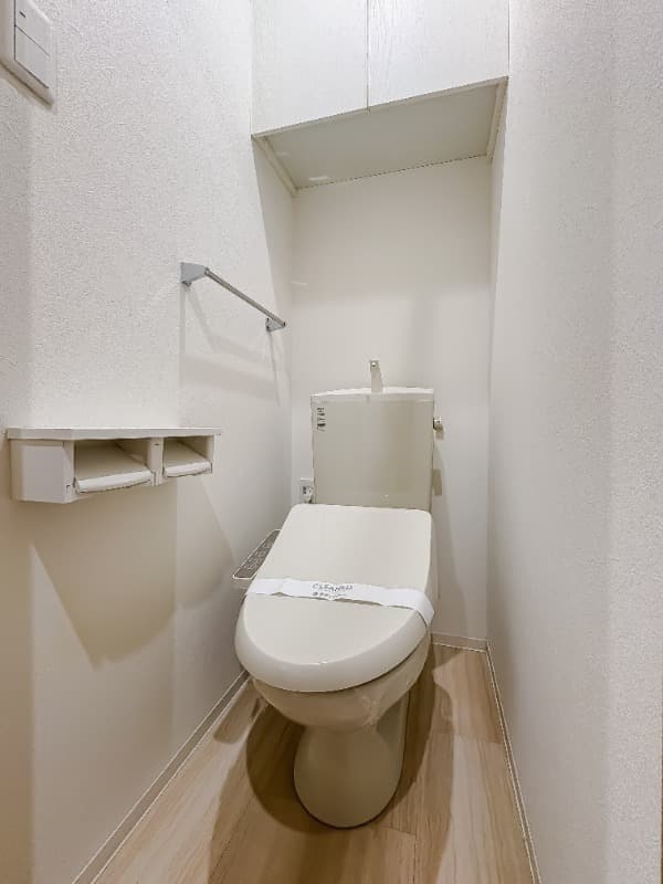 Room image 8