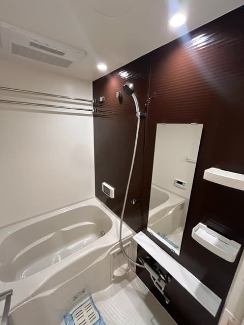 Room image 9