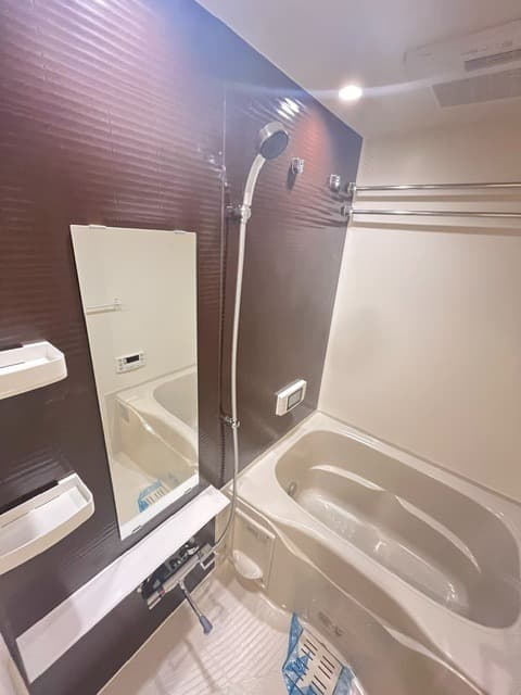 Room image 9