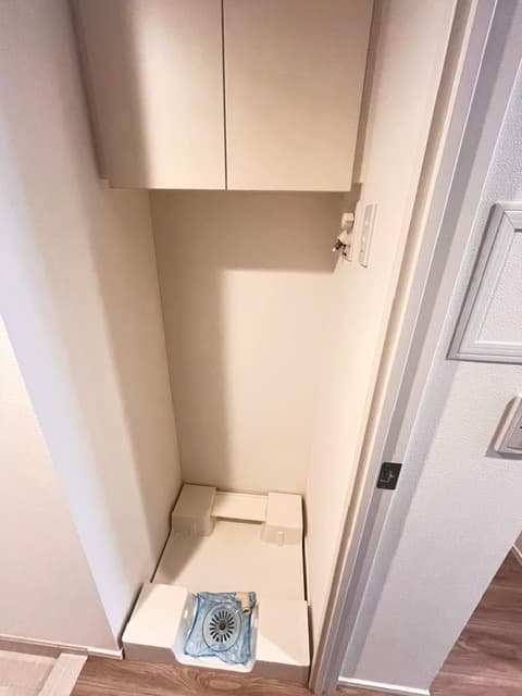 Room image 12