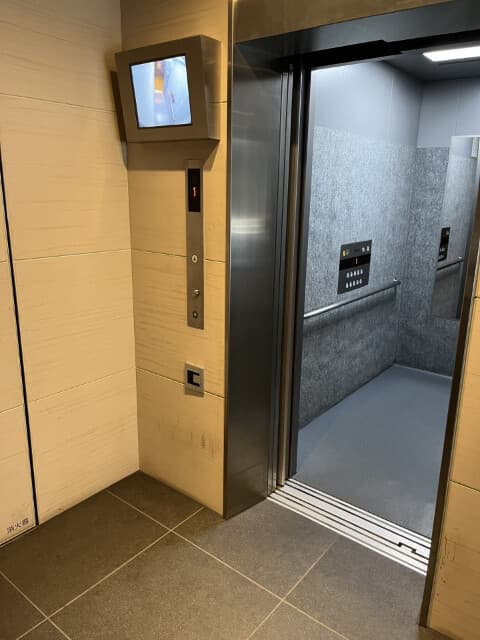 Room image 15