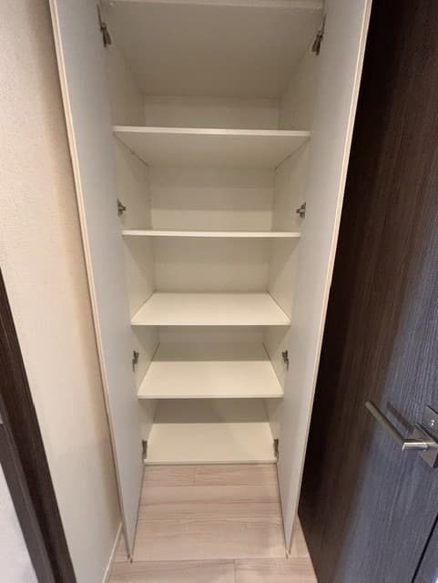 Room image 12