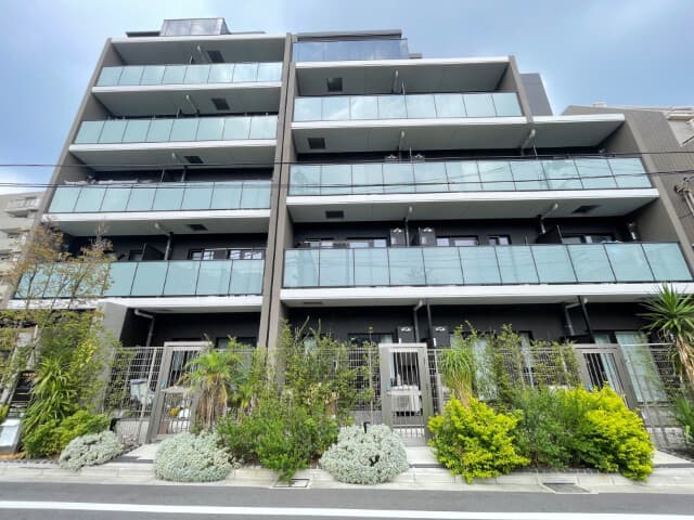 Main exterior of Residia Takadanobaba