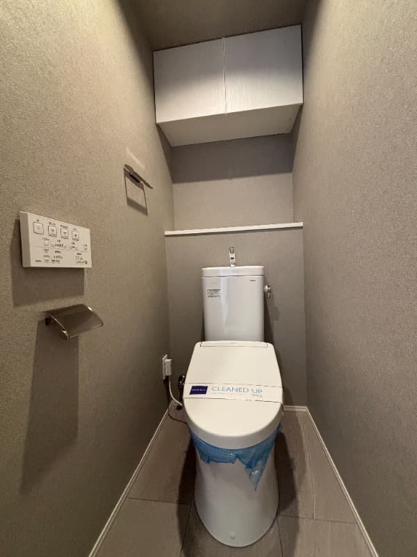 Room image 8