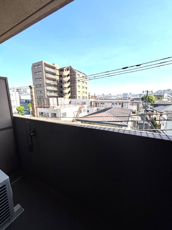 Room image 11