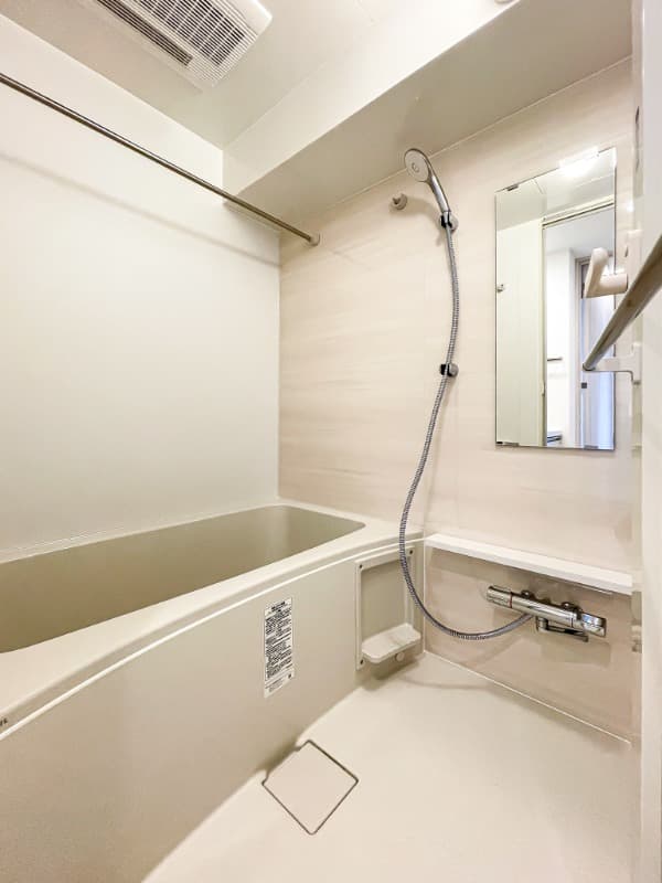 Room image 10