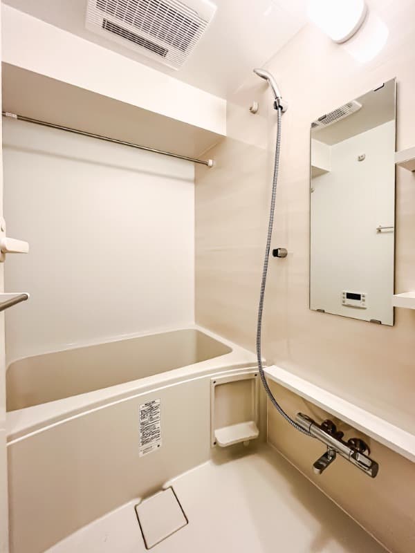 Room image 11