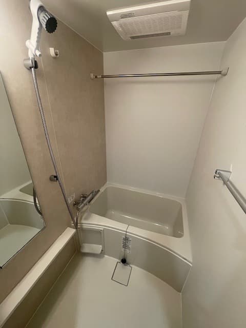 Room image 8