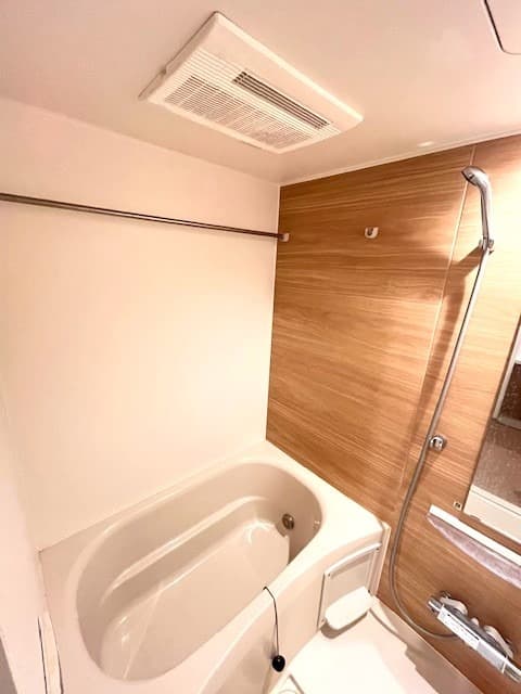 Room image 12