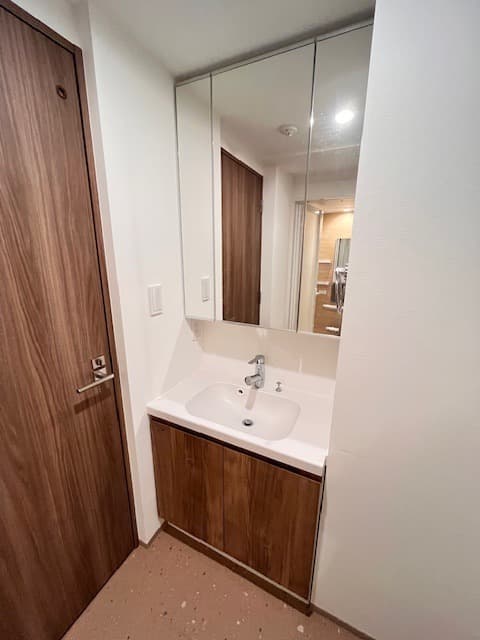 Room image 13