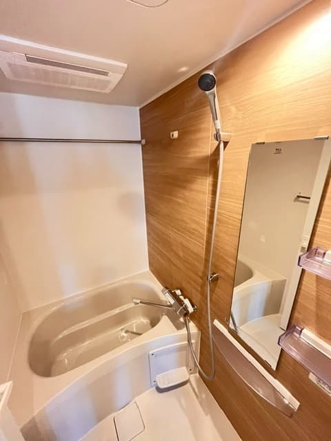 Room image 8