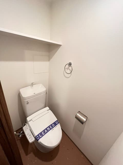 Room image 10