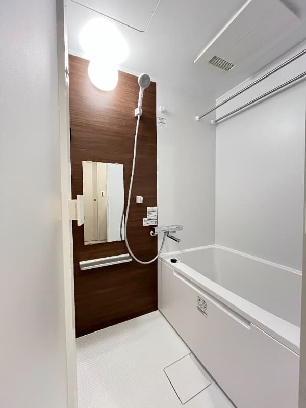 Room image 8