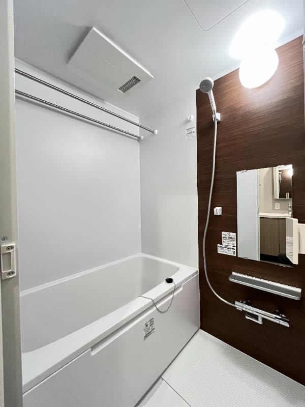 Room image 11