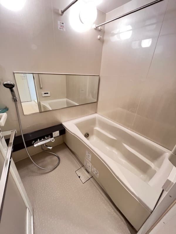 Room image 15