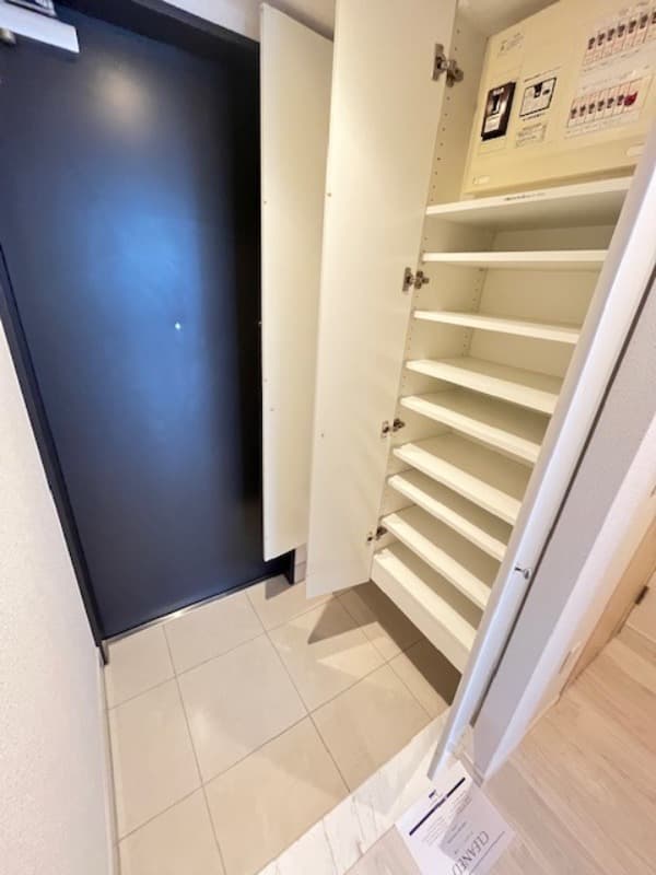 Room image 15