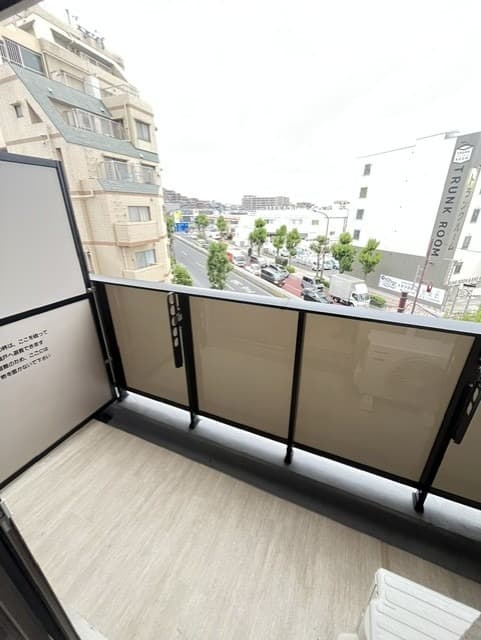 Room image 11