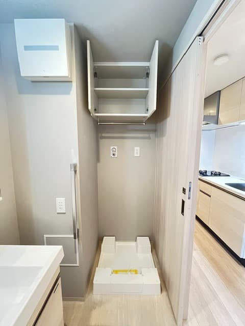 Room image 8