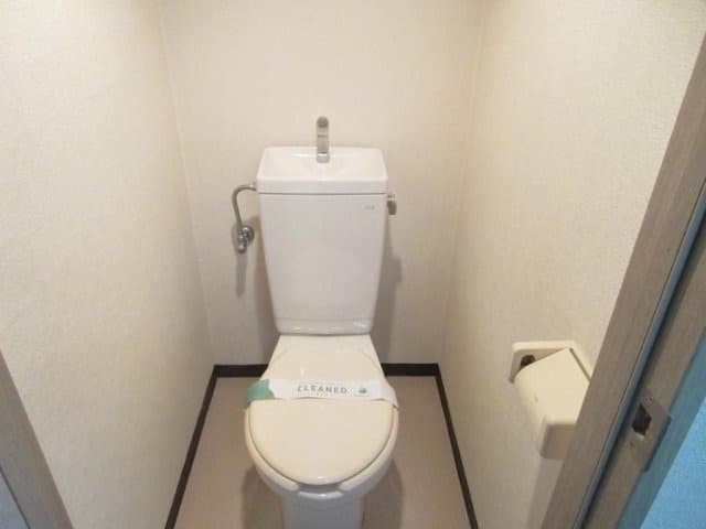 Room image 10