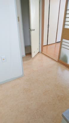 Room image 15