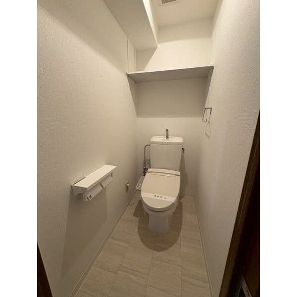 Room image 12