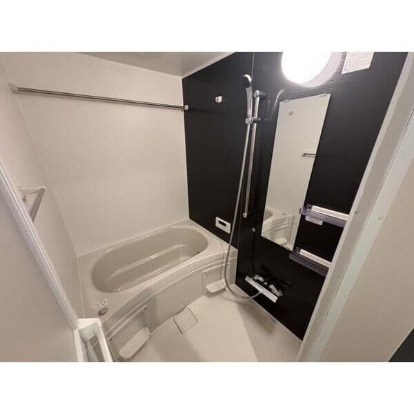 Room image 9