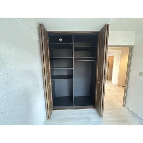 Room image 12