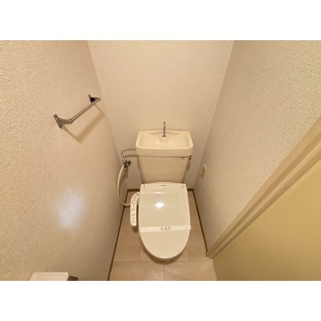 Room image 9
