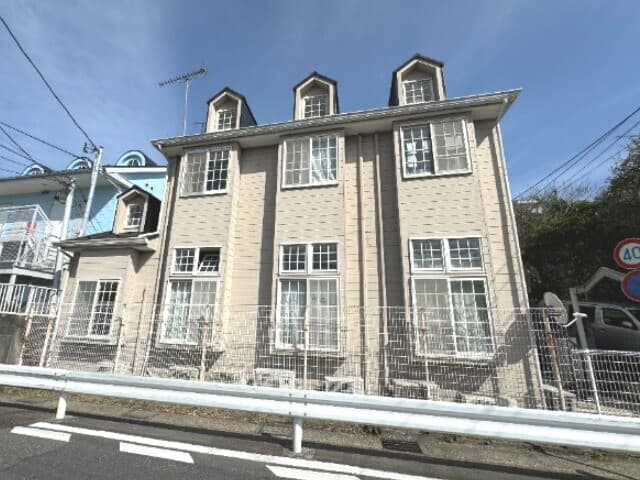 Main exterior of Bellpia Zushi 2nd