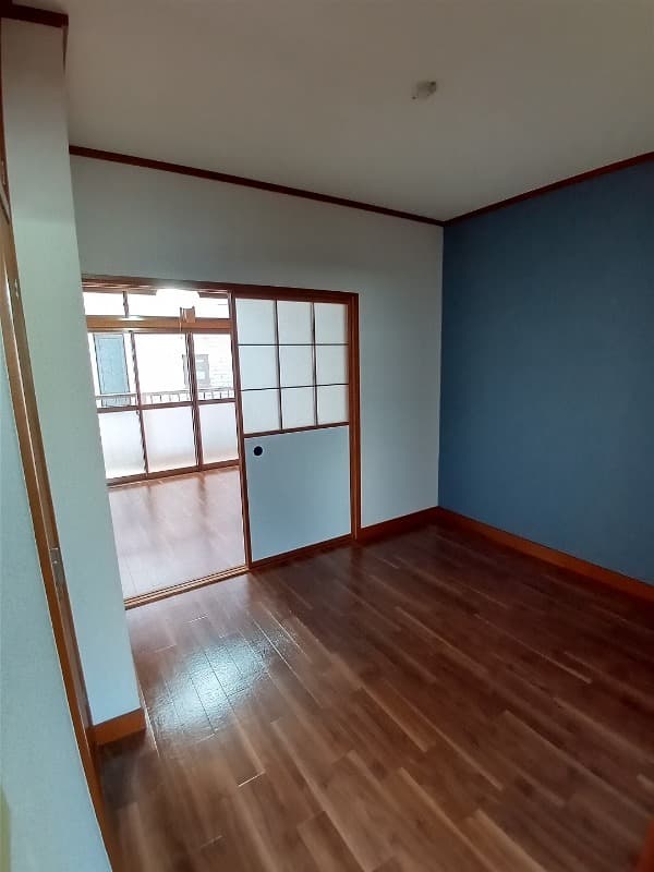 Preview interior of Chronos Hadano Minami