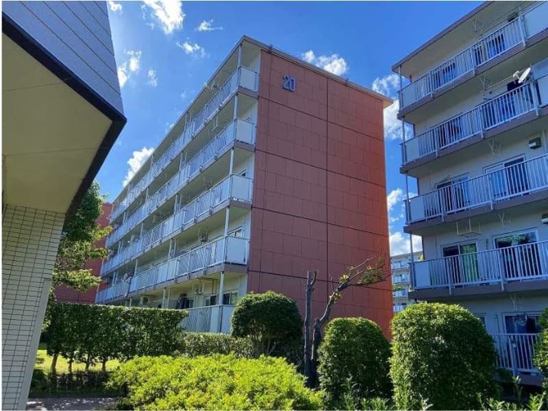 Main exterior of Higashi Takamori Danchi Building 20