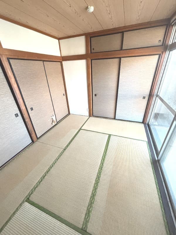 Preview interior of Chronos Hiratsukakita