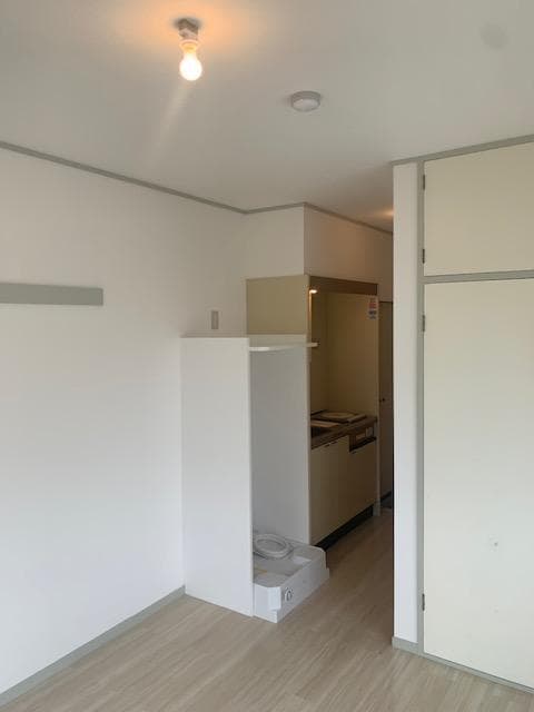 Room image 8