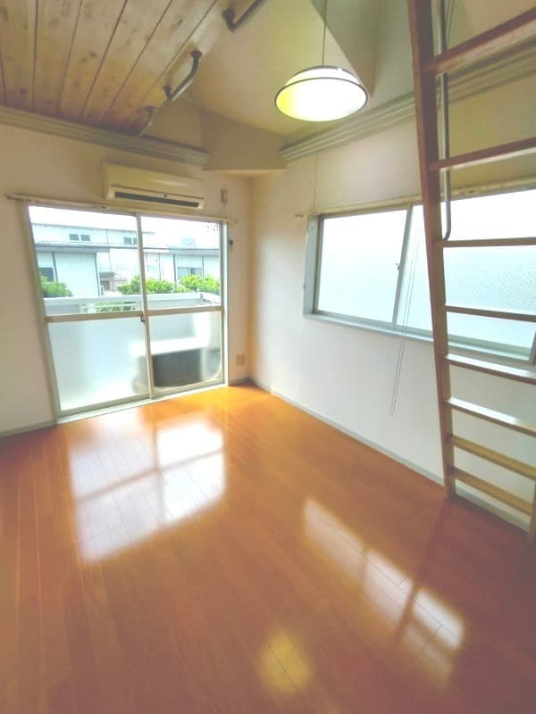 Preview interior of Chronos Minamiotsuka