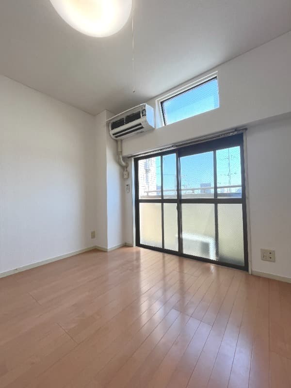 Preview interior of Kronos Sagamidai