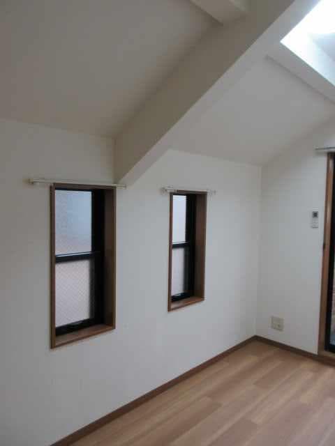 Room image 10