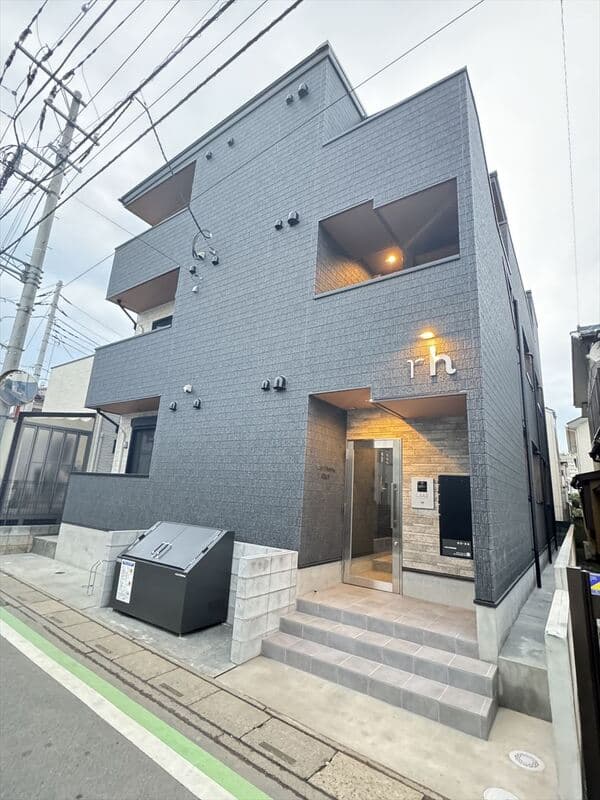 Main exterior of robot home Nisshin II (robot home Nisshin Two)