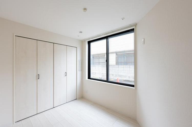 Room image 12