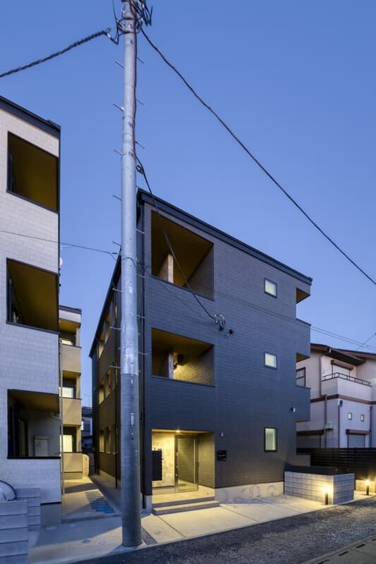 Main exterior of robot home Atagocho B (robot home Atagochobee)