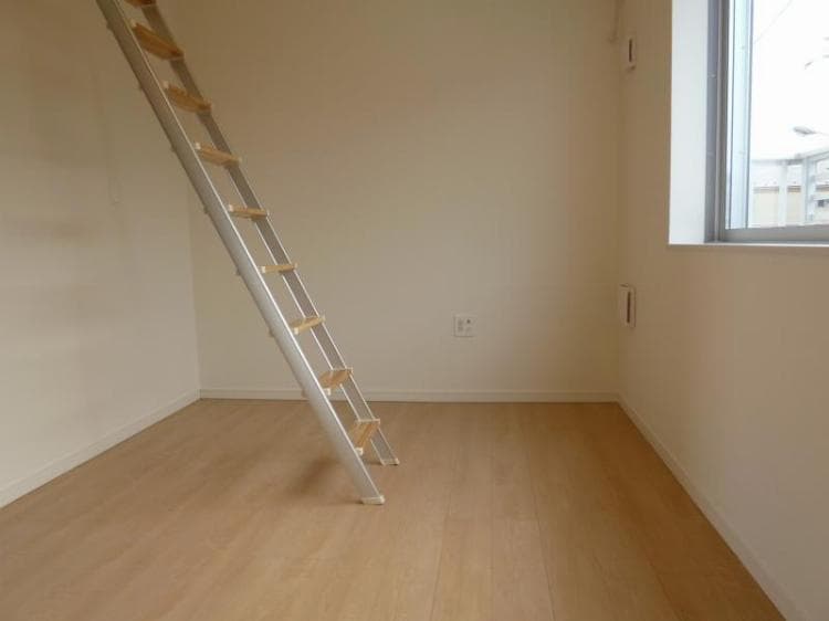 Preview interior of harmonic place