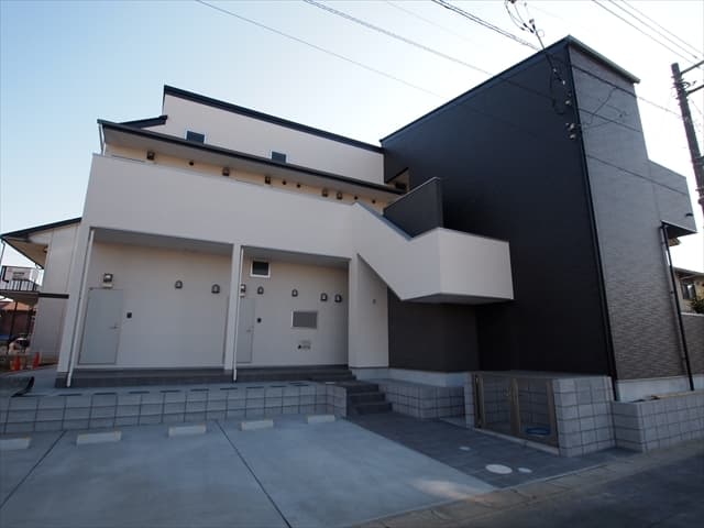 Main exterior of Escada SOGA