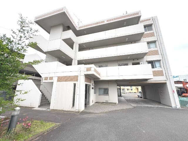 Main exterior of maison eye