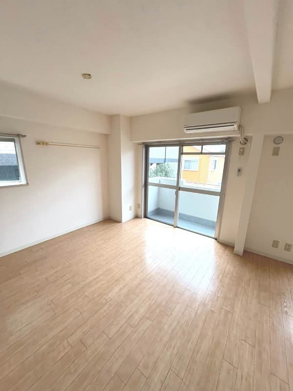 Preview interior of maison eye