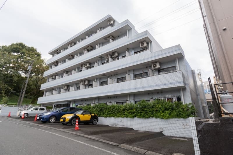 Main exterior of Ries Takao