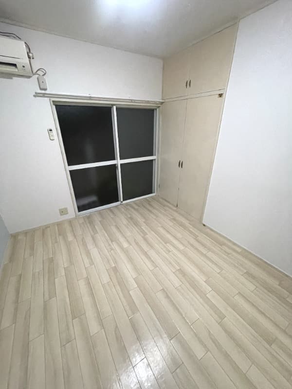 Preview interior of Chronos Hadano