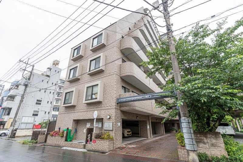 Main exterior of Lions Mansion Higashimatsuyama Shimonuma Park